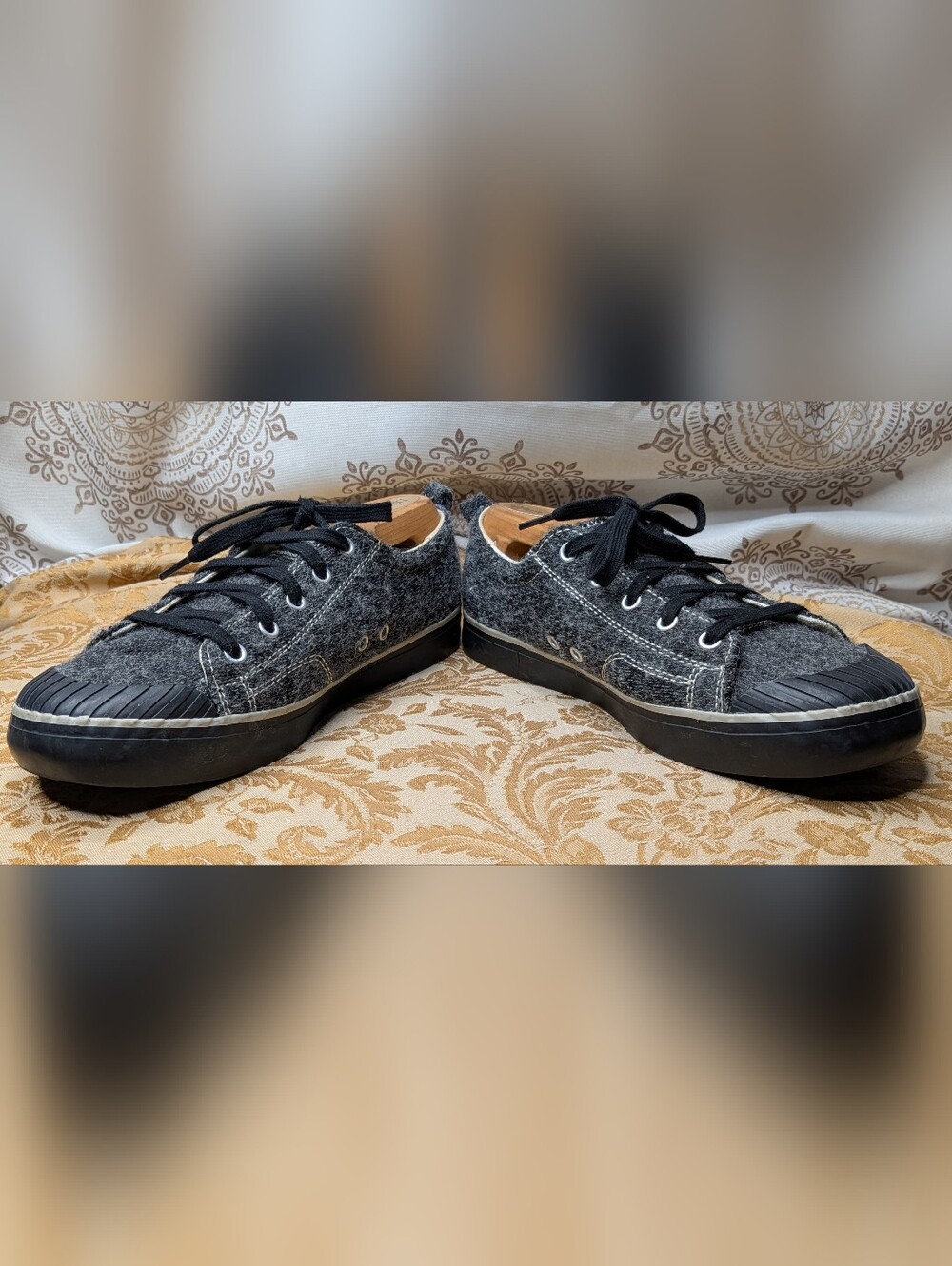Keen Elsa Sneaker Fleece Black Gray Forest Night Wool Women's Size 9 Shoes